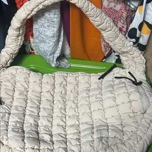 Source Unknown Beige Quilted Shoulder Bag with Ruched Handle